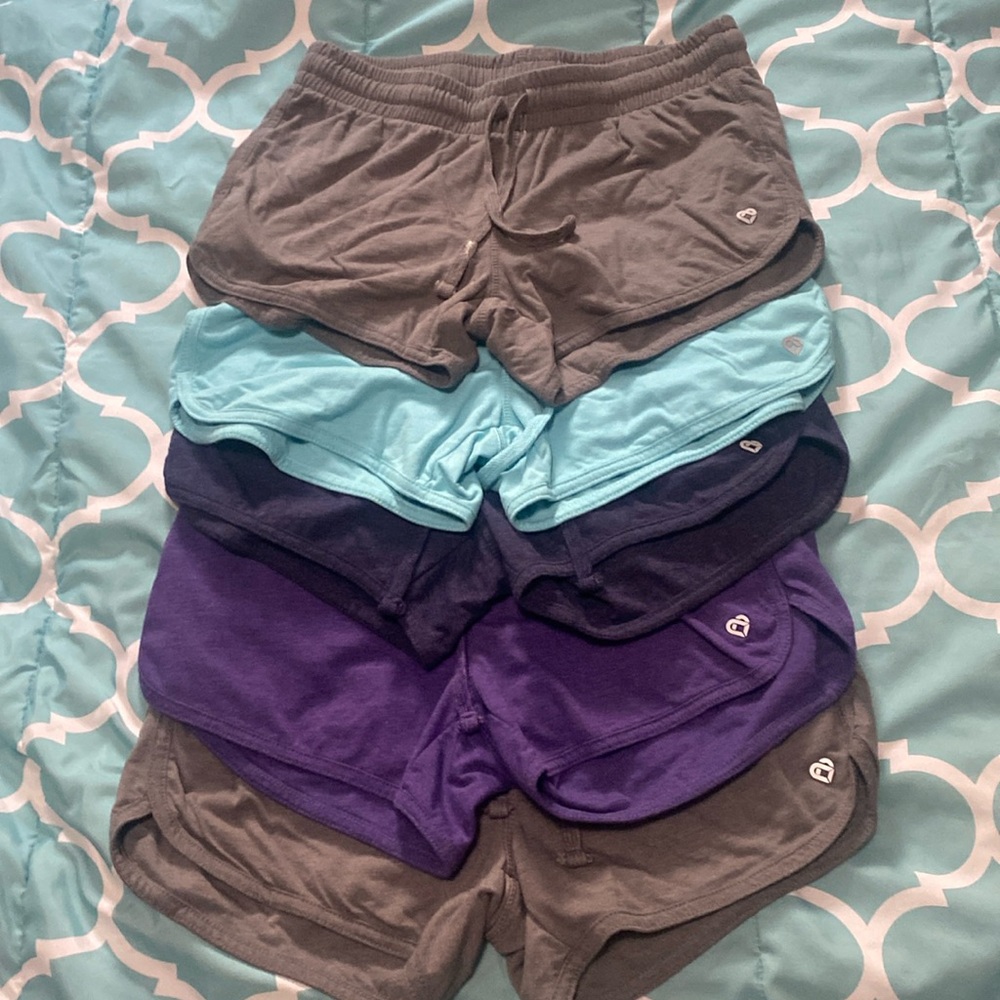 5 PAIRS OF SHORTS MEDIUM NWIT SOME WORE SOME NOT EVEN WORE